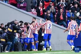 麦克·皮耶萨作为低顺位新秀奇迹崛起，成为史上进攻火力最强的捕手之一