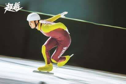 铃木一朗在西雅图主场达成美职 2500 安，全场球迷打出“Ichiro Meter”广告牌